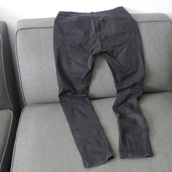Daily Denim with Rips at the Knees Designed in Quebec Size 32 Black Pants - Picture 10 of 12
